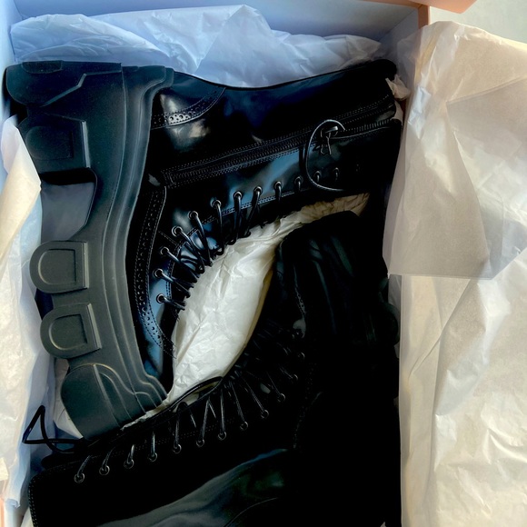 **Simone Rocha - New -Track sole lace-up, black patent-leather brogue boots - Picture 6 of 8